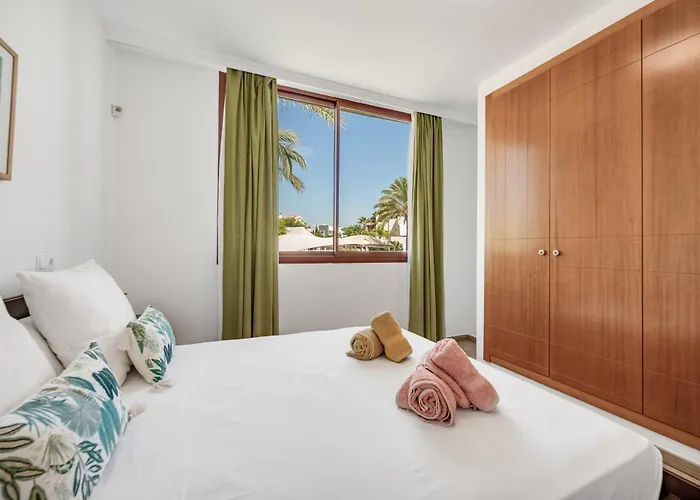 度假居 Serena Marbella - Luxury With Pool & Sea Views 埃斯特波纳