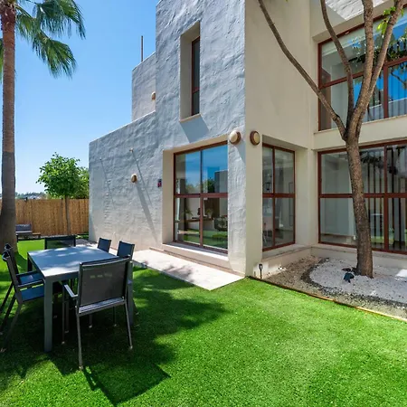 Casa de Férias Serena Marbella - Luxury With Pool & Sea Views Estepona